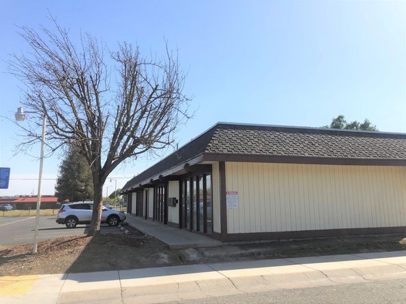 Value Add Investment: 2 Commercial Office Buildings off Mooney: 3200 S Fairway St, Visalia, CA 93277